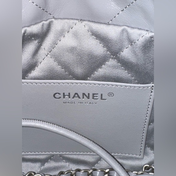 Chanel mini 22 grey color brand new comes in a full package including receipt - Picture 7 of 12